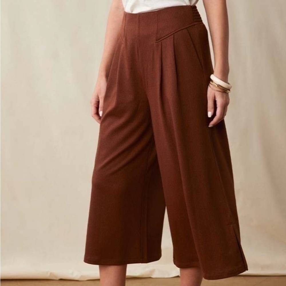 Alice Textured Wide Leg Cropped Pants - Picture 2 of 6